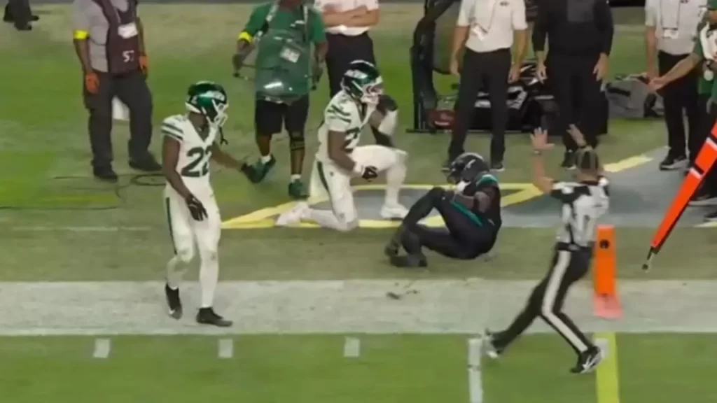 jogador-da-nfl-fica-com-a-perna-ao-contrario-em-lesao-chocante;-veja