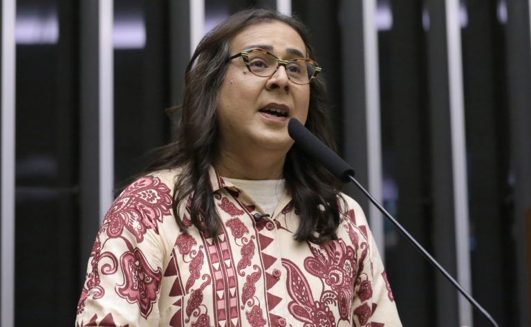 Comissão de Constituição e Justiça aprova permissão para propaganda eleitoral em duas línguas comissao-de-constituicao-e-justica-aprova-permissao-para-propaganda-eleitoral-em-duas-linguas
