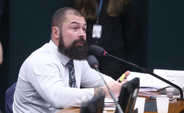 Comissão aprova regras para o uso de drogas apreendidas no treinamento de cães farejadores comissao-aprova-regras-para-o-uso-de-drogas-apreendidas-no-treinamento-de-caes-farejadores