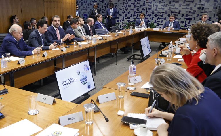 Grupo de trabalho da Câmara apresenta proposta de reforma administrativa grupo-de-trabalho-da-camara-apresenta-proposta-de-reforma-administrativa
