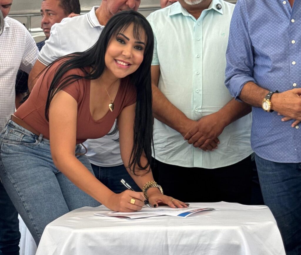 Deputada Janad Valcari solicita reforma de quadra poliesportiva em Pedro Afonso deputada-janad-valcari-solicita-reforma-de-quadra-poliesportiva-em-pedro-afonso