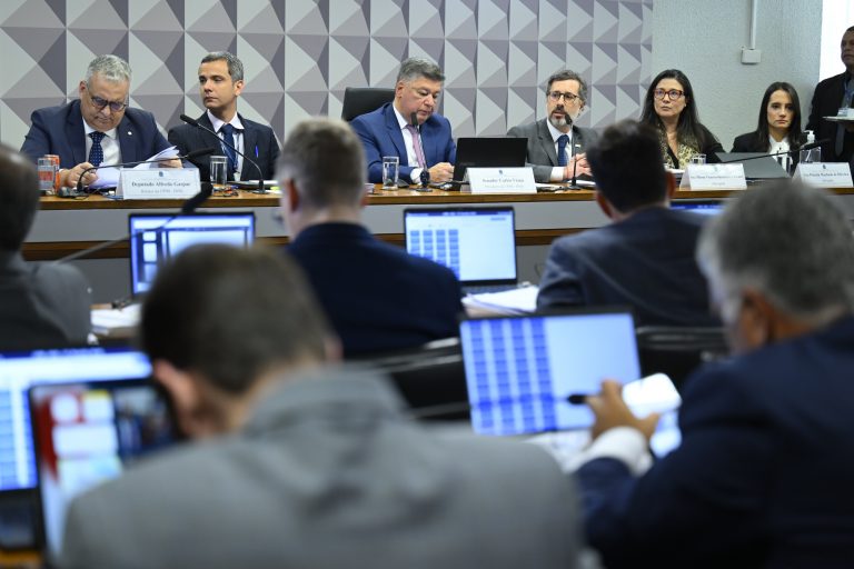 CPMI do INSS ouvirá empresário investigado na Operação Sem Desconto cpmi-do-inss-ouvira-empresario-investigado-na-operacao-sem-desconto