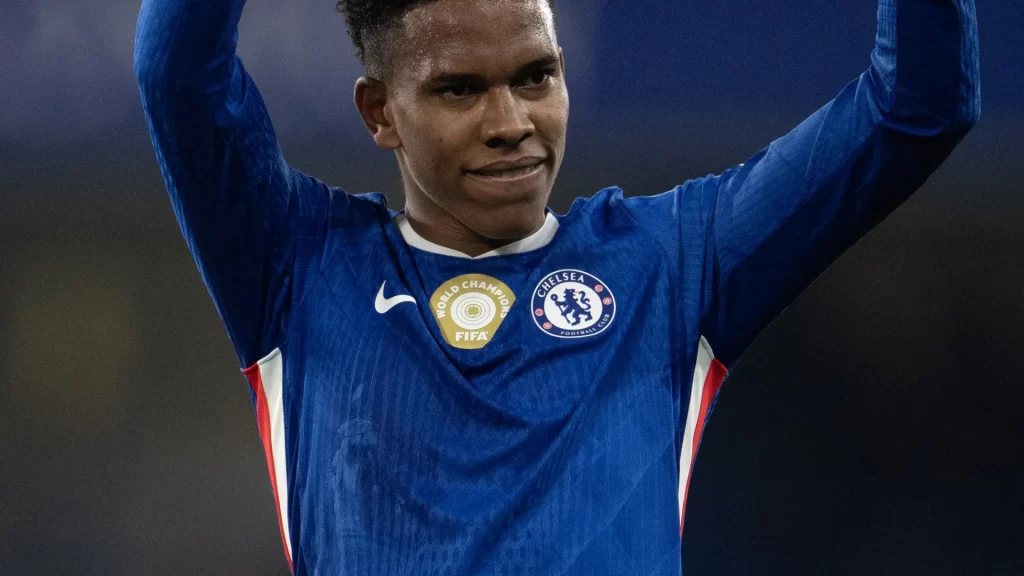 estevao-quebra-marca-de-jesus-na-inglaterra,-mas-fica-atras-de-ex-lateral