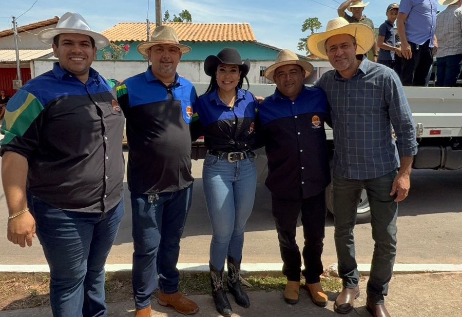 Janad Valcari participa da cavalgada em comemoração aos 62 anos de Couto Magalhães janad-valcari-participa-da-cavalgada-em-comemoracao-aos-62-anos-de-couto-magalhaes