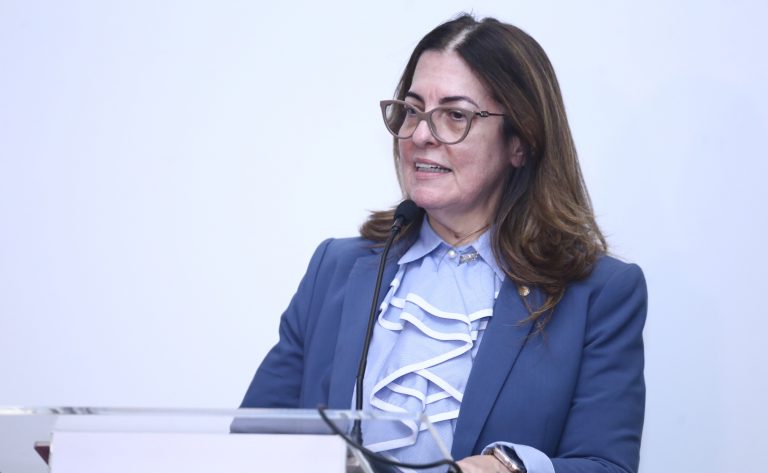 Comissão aprova exame domiciliar para paciente com dificuldade de locomoção comissao-aprova-exame-domiciliar-para-paciente-com-dificuldade-de-locomocao