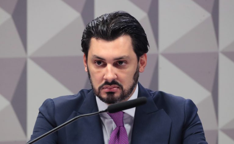 Empresário Fernando Cavalcanti nega ser “laranja” em esquema de fraudes do INSS empresario-fernando-cavalcanti-nega-ser-“laranja”-em-esquema-de-fraudes-do-inss