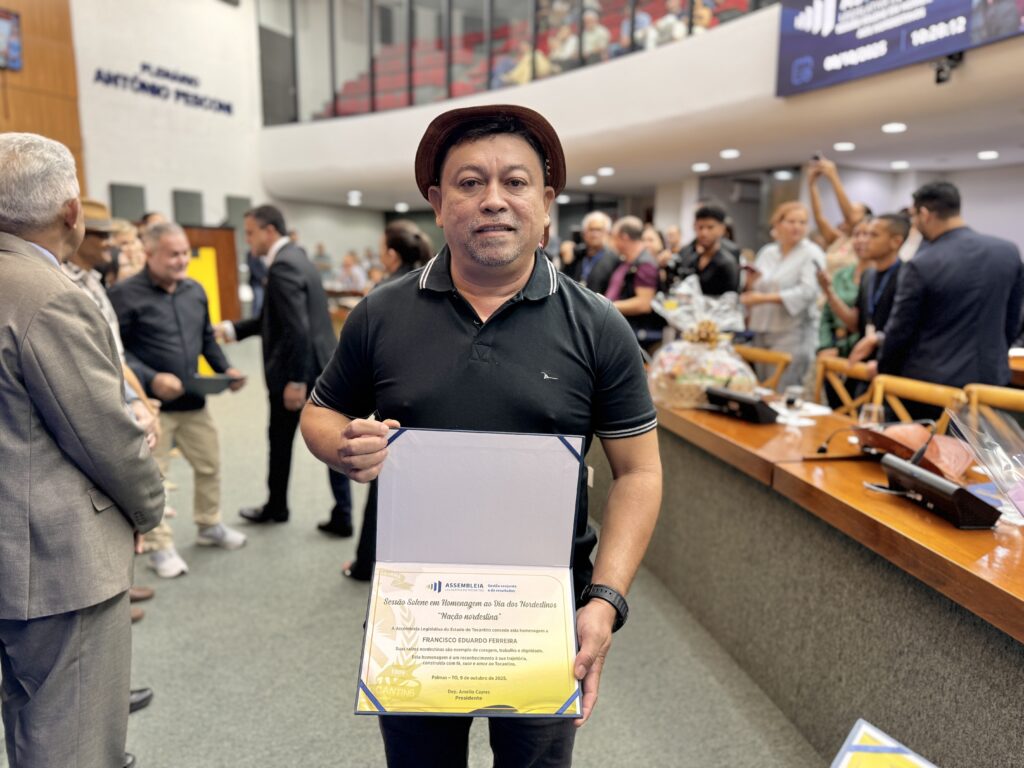 Sessão Solene: Amélio homenageia idealizador do “XicoTV” e destaca orgulho de ser nordestino sessao-solene:-amelio-homenageia-idealizador-do-“xicotv”-e-destaca-orgulho-de-ser-nordestino