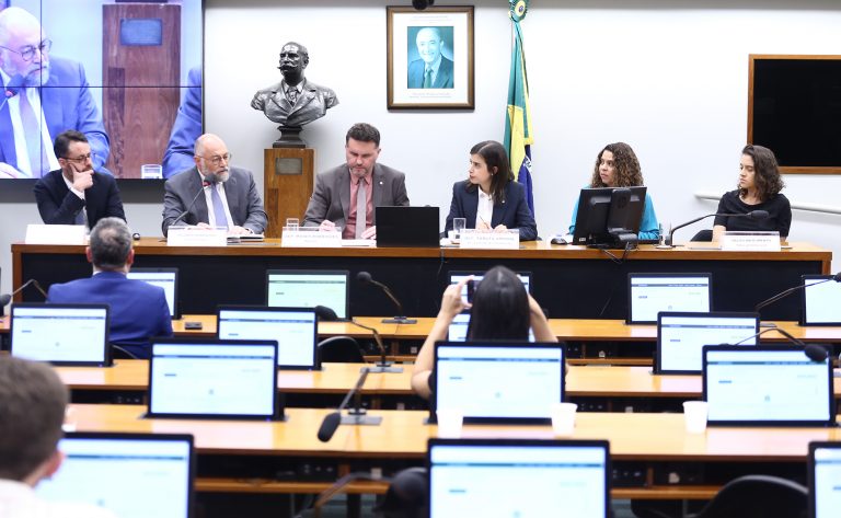 Comissão discute impacto do novo Plano Nacional de Educação e financiamento do setor comissao-discute-impacto-do-novo-plano-nacional-de-educacao-e-financiamento-do-setor