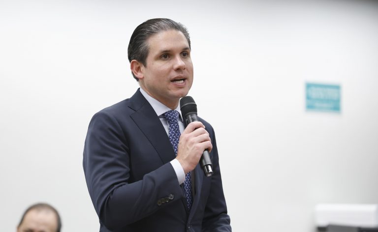 Motta anuncia votação do regime de urgência para projeto que cria bancada cristã motta-anuncia-votacao-do-regime-de-urgencia-para-projeto-que-cria-bancada-crista