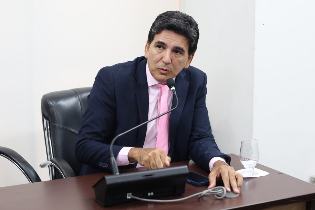 PCCR da Educação: Saiba quais foram as 15 alterações que Júnior Geo propôs pccr-da-educacao:-saiba-quais-foram-as-15-alteracoes-que-junior-geo-propos