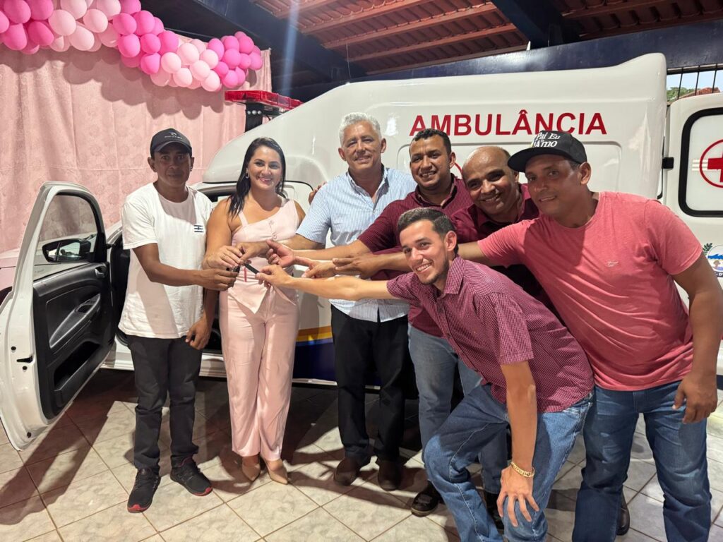 Deputado Cleiton Cardoso entrega ambulância adquirida para o município de Pau D’Arco deputado-cleiton-cardoso-entrega-ambulancia-adquirida-para-o-municipio-de-pau-d’arco