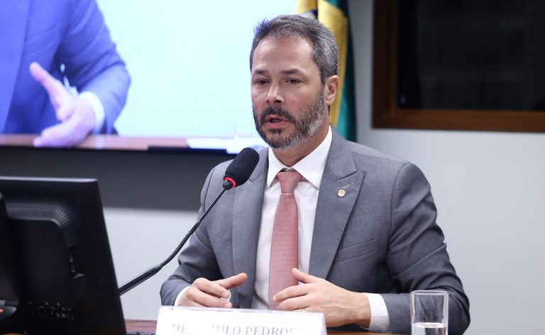 Comissão aprova projeto que prevê logística reversa no descarte de máscaras e EPIs comissao-aprova-projeto-que-preve-logistica-reversa-no-descarte-de-mascaras-e-epis