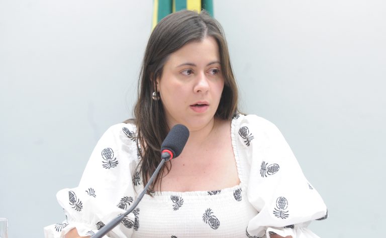 Comissão aprova proposta que autoriza uso de escola pública para cursinho comunitário comissao-aprova-proposta-que-autoriza-uso-de-escola-publica-para-cursinho-comunitario