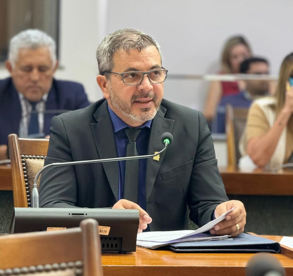 Wiston Gomes apresenta emendas à LDO com foco em saúde, infraestrutura e valorização do servidor wiston-gomes-apresenta-emendas-a-ldo-com-foco-em-saude,-infraestrutura-e-valorizacao-do-servidor