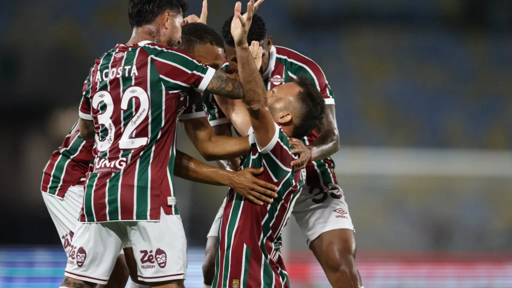 Fluminense vence e entra no G6 do Brasileiro; Ceará se revolta com árbitro fluminense-vence-e-entra-no-g6-do-brasileiro;-ceara-se-revolta-com-arbitro