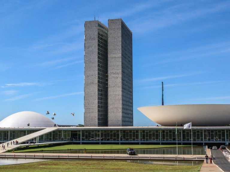 Congresso aprova projeto que torna permanentes as mudanças no Imposto de Renda congresso-aprova-projeto-que-torna-permanentes-as-mudancas-no-imposto-de-renda