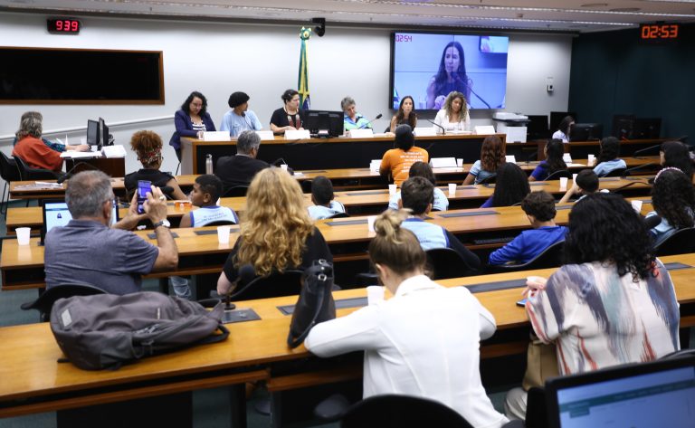 COP30: crianças e adolescentes cobram participação real em debate sobre crise climática cop30:-criancas-e-adolescentes-cobram-participacao-real-em-debate-sobre-crise-climatica