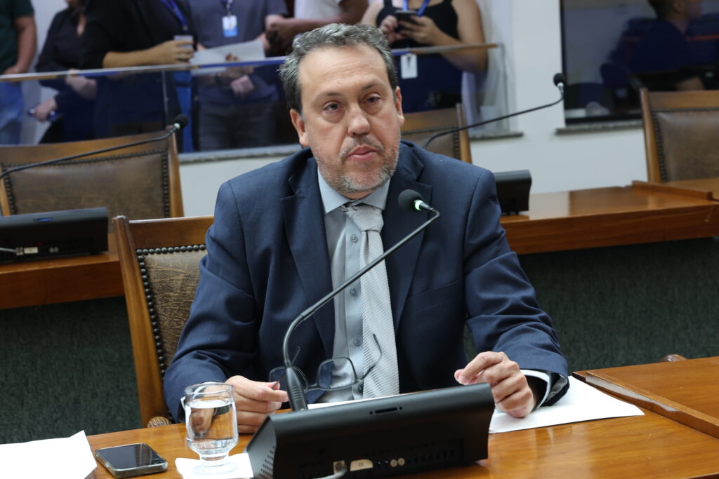 Tocantinópolis: Deputado Dr. Danilo Alencar solicita melhorias em escola indígena tocantinopolis:-deputado-dr.-danilo-alencar-solicita-melhorias-em-escola-indigena