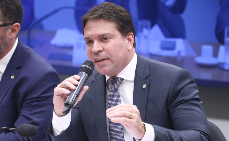 Comissão aprova proposta que permite confisco de dinheiro do crime incorporado a empresas comissao-aprova-proposta-que-permite-confisco-de-dinheiro-do-crime-incorporado-a-empresas