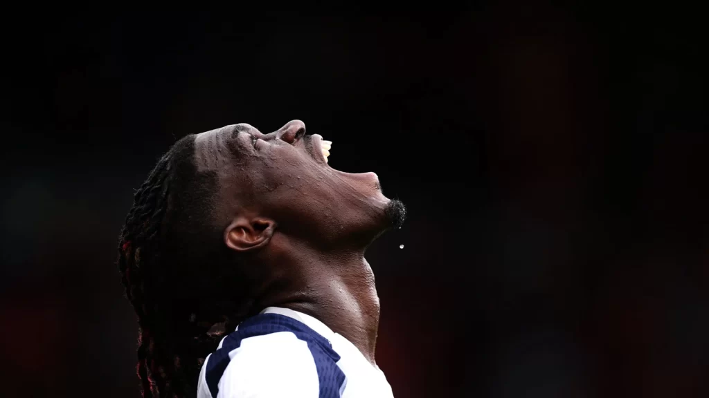 Jogador do Tottenham perde R$ 5 milhões em golpe bancário no Reino Unido jogador-do-tottenham-perde-r$-5-milhoes-em-golpe-bancario-no-reino-unido