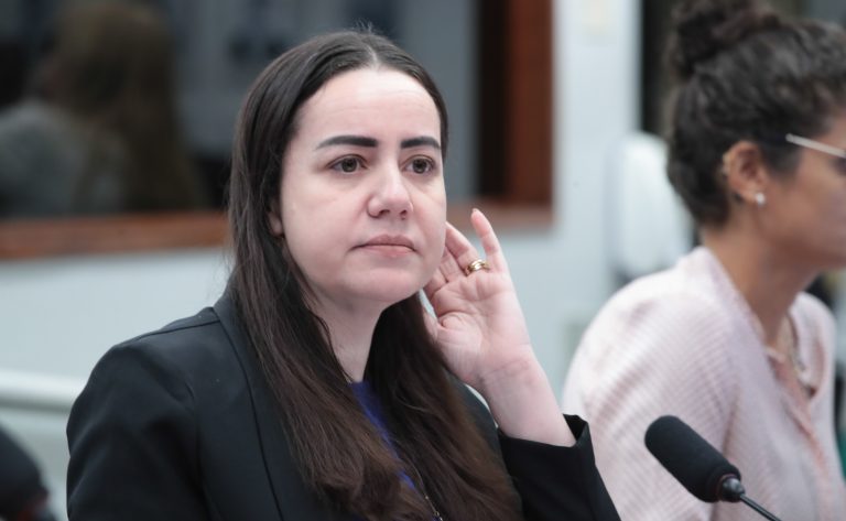 Comissão aprova projeto para incentivar inclusão de mulheres na ciência comissao-aprova-projeto-para-incentivar-inclusao-de-mulheres-na-ciencia