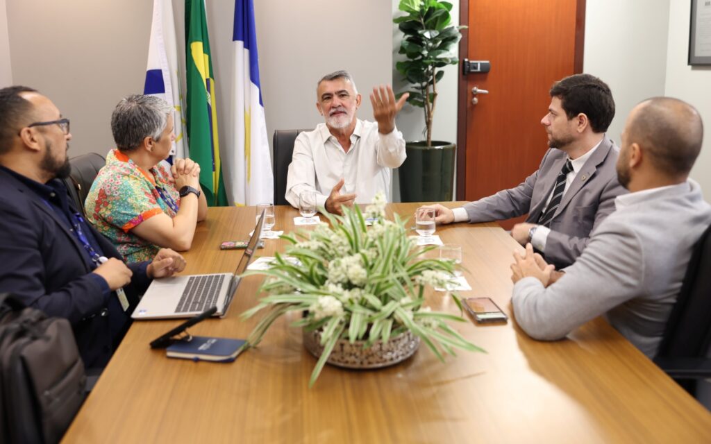 Aleto discute ampliação da telefonia móvel em reunião com representantes da Anatel aleto-discute-ampliacao-da-telefonia-movel-em-reuniao-com-representantes-da-anatel