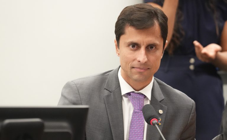 Comissão aprova nova regra para financiamento às escolas de educação especial comissao-aprova-nova-regra-para-financiamento-as-escolas-de-educacao-especial