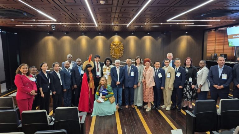 Parlamentares aprovam 25 diretrizes para enfrentar crise climática durante a COP30 parlamentares-aprovam-25-diretrizes-para-enfrentar-crise-climatica-durante-a-cop30