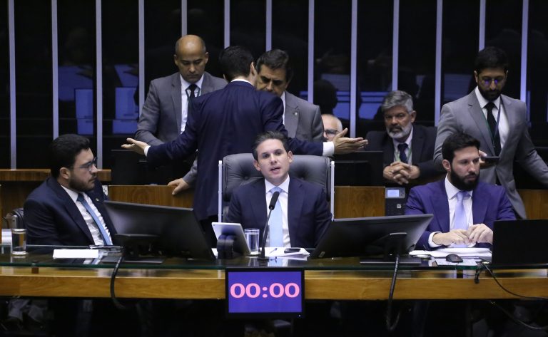 Hugo Motta espera que Banco Central reduza juros nas próximas reuniões do Copom hugo-motta-espera-que-banco-central-reduza-juros-nas-proximas-reunioes-do-copom