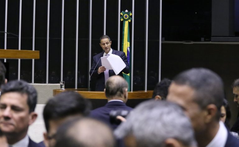 Deputados aprovam texto-base sobre combate ao crime organizado; acompanhe deputados-aprovam-texto-base-sobre-combate-ao-crime-organizado;-acompanhe