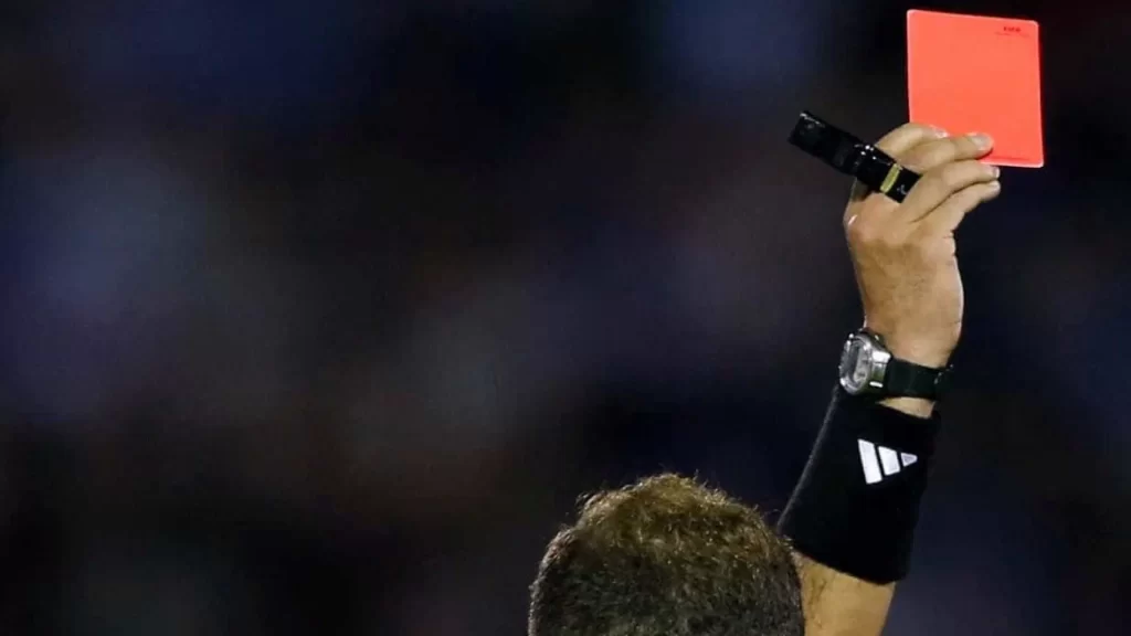 Associações de arbitragem repudiam punição a Ramon Abatti e VAR no STJD associacoes-de-arbitragem-repudiam-punicao-a-ramon-abatti-e-var-no-stjd