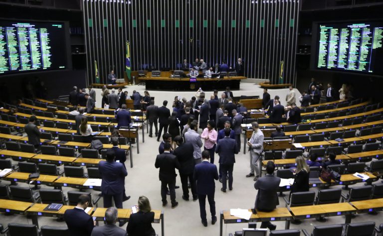 Câmara aprova atualização de norma internacional sobre dano por poluição de óleo camara-aprova-atualizacao-de-norma-internacional-sobre-dano-por-poluicao-de-oleo