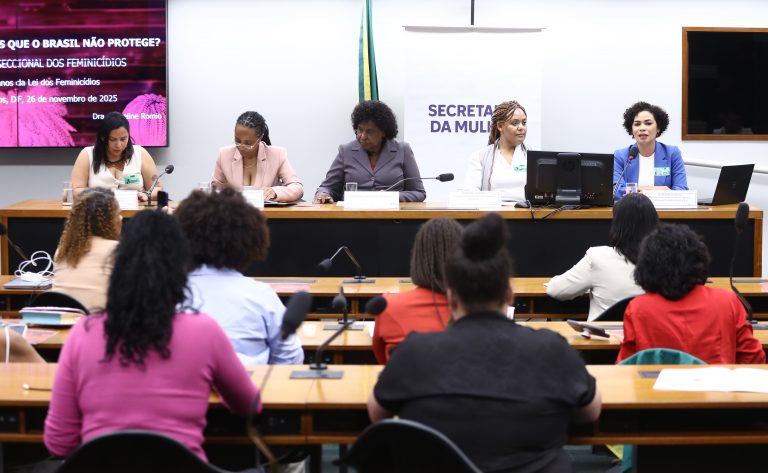 Estudo mostra que mulheres negras são as maiores vítimas de feminicídio no país estudo-mostra-que-mulheres-negras-sao-as-maiores-vitimas-de-feminicidio-no-pais