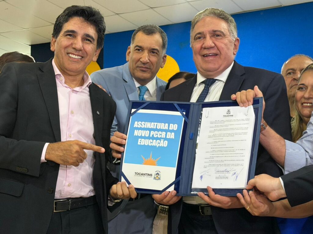 “Avanços que garantem dignidade”: Geo comemora sanção do novo PCCR da Educação “avancos-que-garantem-dignidade”:-geo-comemora-sancao-do-novo-pccr-da-educacao