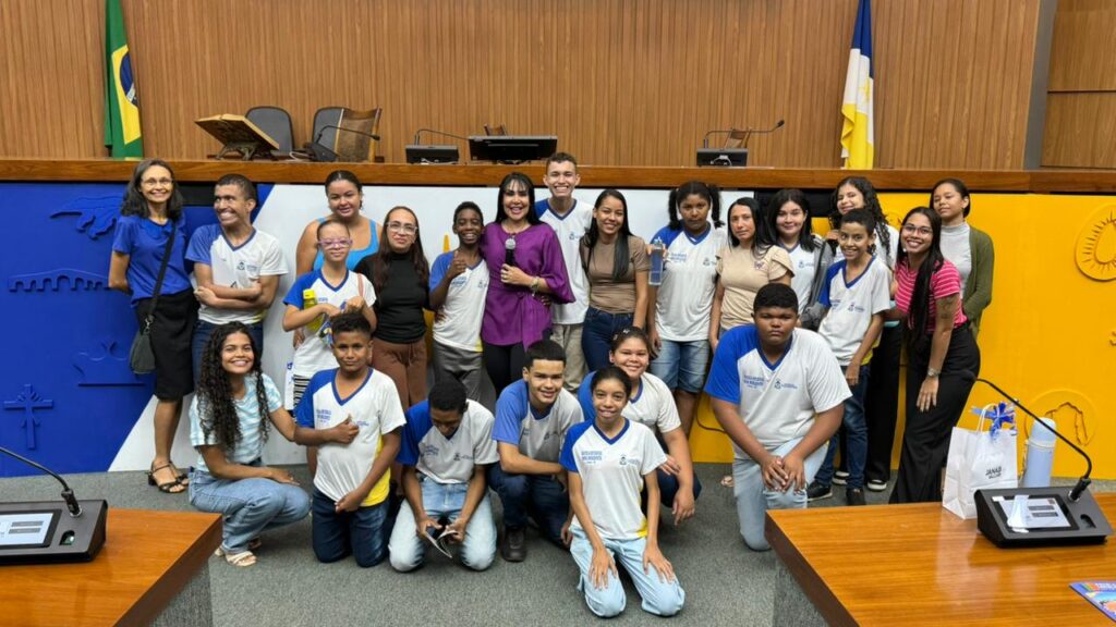 Professora Janad Valcari recebe estudantes da Escola Estadual Novo Horizonte na Aleto professora-janad-valcari-recebe-estudantes-da-escola-estadual-novo-horizonte-na-aleto