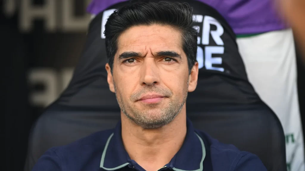 Abel Ferreira volta a questionar arbitragem e se defende: ‘Tenho muito orgulho dos vices’ abel-ferreira-volta-a-questionar-arbitragem-e-se-defende:-‘tenho-muito-orgulho-dos-vices’