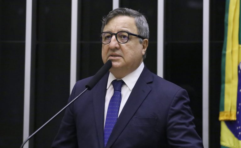 Comissão discute piso salarial nacional para profissionais administrativos da educação básica comissao-discute-piso-salarial-nacional-para-profissionais-administrativos-da-educacao-basica