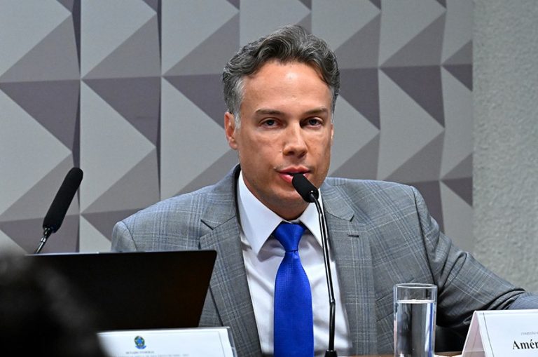 Apontado como ‘multimilionário’, presidente da Amar Brasil se cala na CPMI apontado-como-‘multimilionario’,-presidente-da-amar-brasil-se-cala-na-cpmi