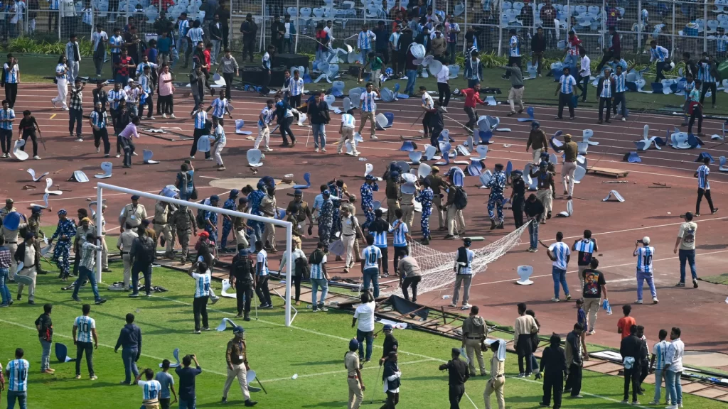Torcedores se revoltam após Messi deixar gramado em 20 minutos em turnê torcedores-se-revoltam-apos-messi-deixar-gramado-em-20-minutos-em-turne
