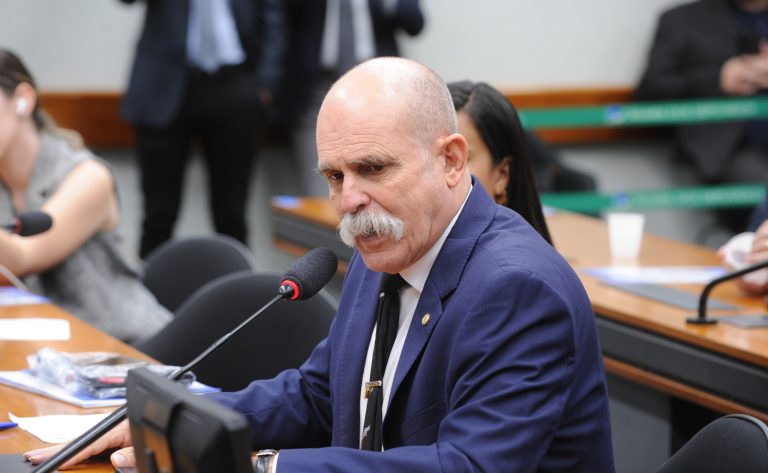 Comissão aprova punição maior para tráfico de drogas em estabelecimentos de ensino comissao-aprova-punicao-maior-para-trafico-de-drogas-em-estabelecimentos-de-ensino