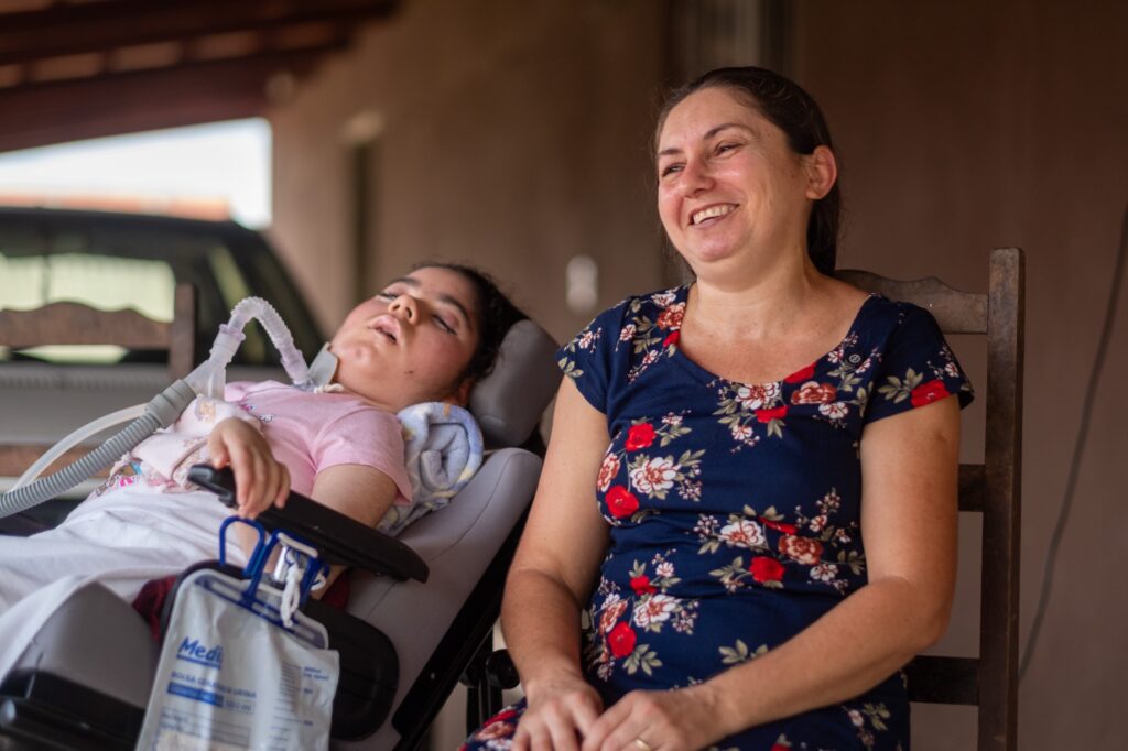 Rostos da Transformação: Maria Inácio é exemplo no cuidado integral da filha Amanda rostos-da-transformacao:-maria-inacio-e-exemplo-no-cuidado-integral-da-filha-amanda