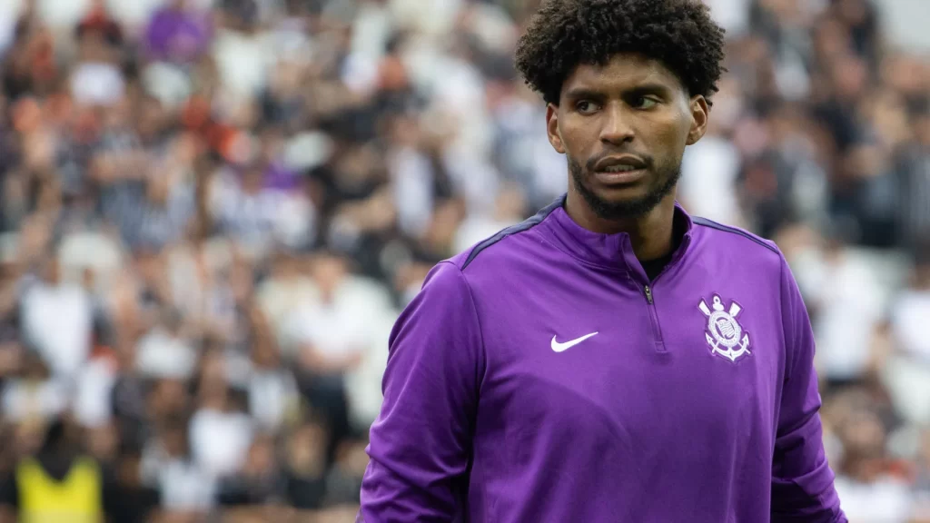 Fé e feeling deixam Hugo Souza mais perto da idolatria no Corinthians fe-e-feeling-deixam-hugo-souza-mais-perto-da-idolatria-no corinthians