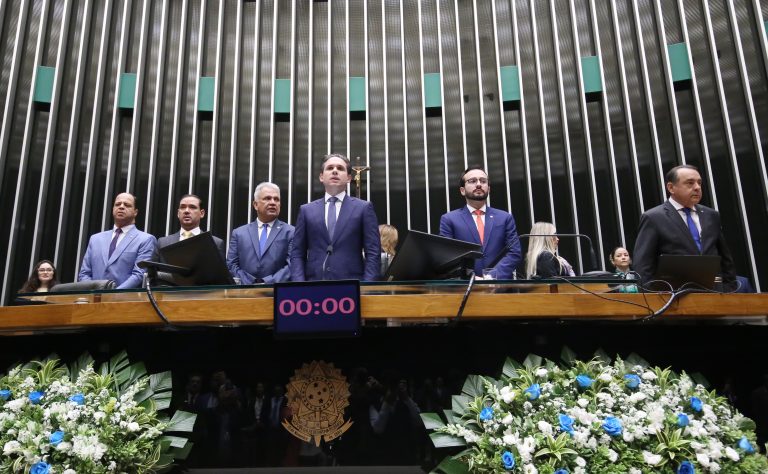 Câmara homenageia 78 prefeitos por destaque na alfabetização infantil camara-homenageia-78-prefeitos-por-destaque-na-alfabetizacao-infantil