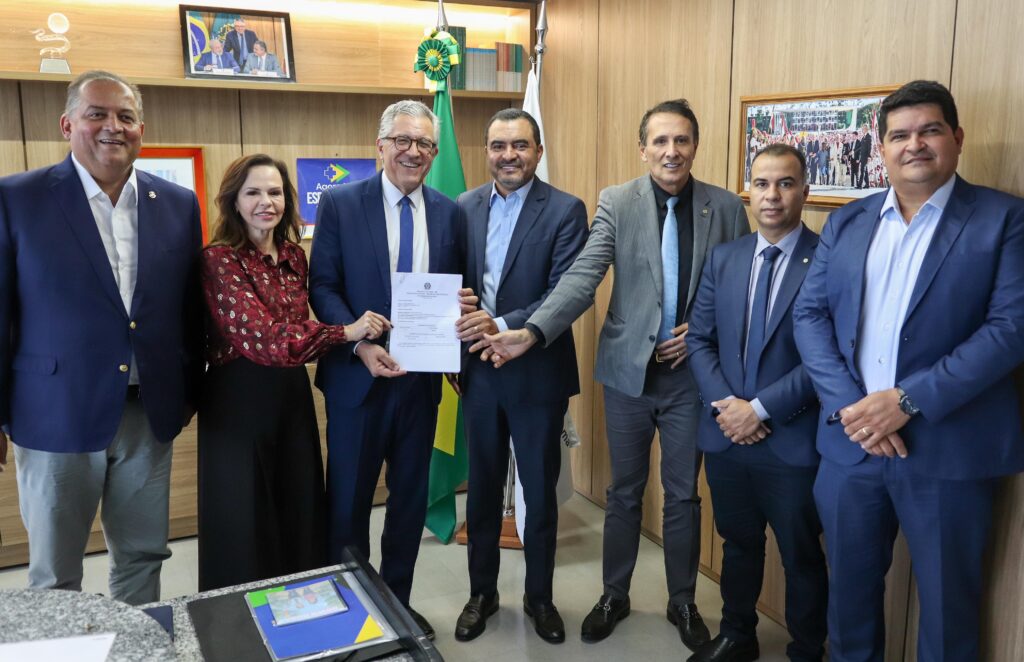 Com Gomes, Dorinha e Gaguim, governador Wanderlei articula com Padilha recursos para saúde do TO com-gomes,-dorinha-e-gaguim,-governador-wanderlei-articula-com-padilha-recursos-para-saude-do-to