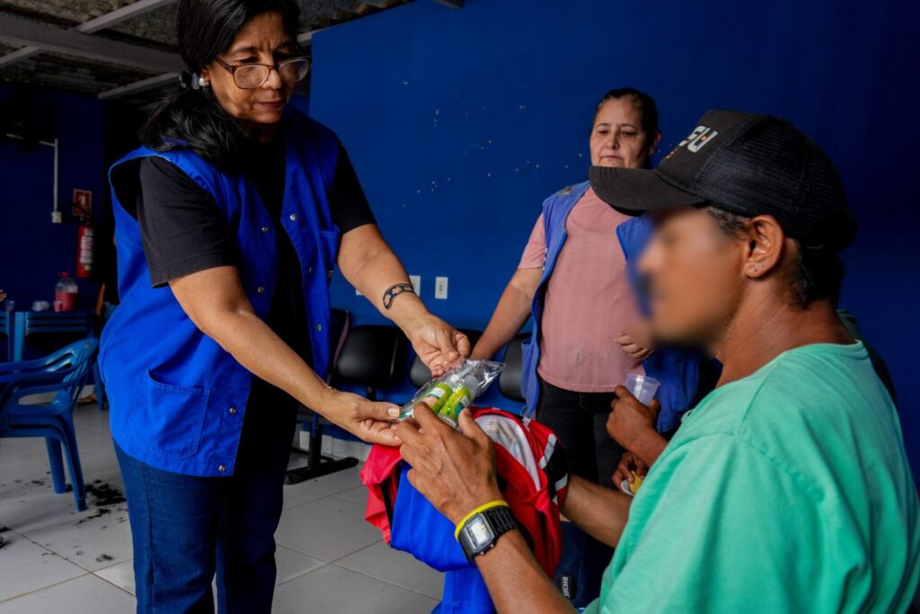 Banho Solidário realiza ação de Natal e entrega de doações à população em situação de rua banho-solidario-realiza-acao-de-natal-e-entrega-de-doacoes-a-populacao-em-situacao-de-rua