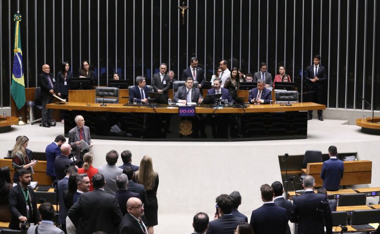 Congresso aprova projetos que abrem crédito de R$ 30 bilhões para o Orçamento de 2025 congresso-aprova-projetos-que-abrem-credito-de-r$-30-bilhoes-para-o-orcamento-de-2025