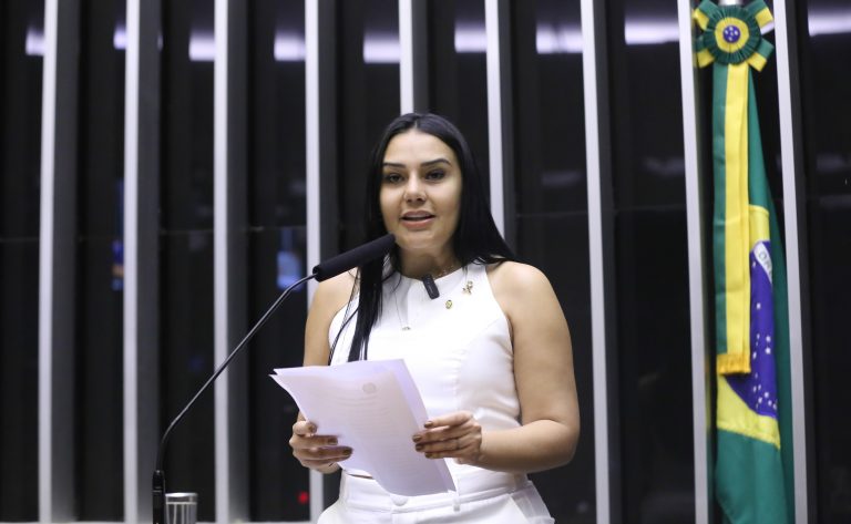 Comissão de Educação aprova projeto para combater violência contra meninas nas escolas comissao-de-educacao-aprova-projeto-para-combater-violencia-contra-meninas-nas-escolas