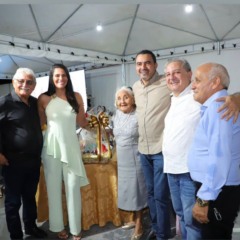 No Bico: Governador e primeira-dama prestigiam os 99 anos de Dona Maria Farias em Sítio Novo no-bico:-governador-e-primeira-dama-prestigiam-os-99-anos-de-dona-maria-farias-em-sitio-novo