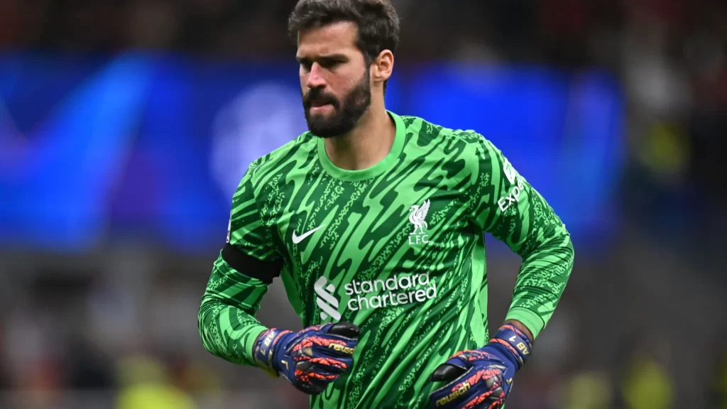 alisson-brilha,-e-liverpool-vence-tottenham-com-um-a-mais-na-premier-league
