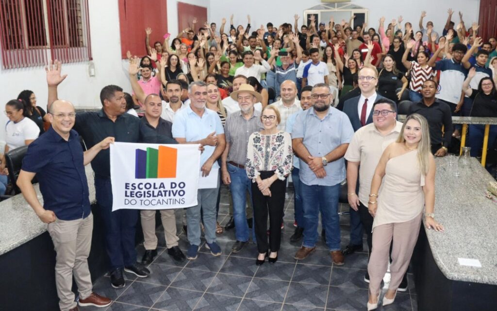 escola-do-legislativo-amplia-acesso-a-educacao-politica-e-a-qualificacao-profissional-em-2025